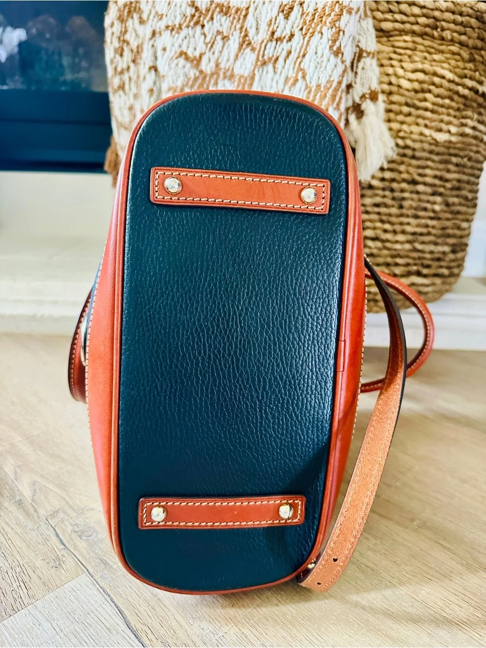 Dooney & Bourke Black & Brown Pebbled Leather Satchel w/Logo & Crossbody strap - Picture 14 of 16